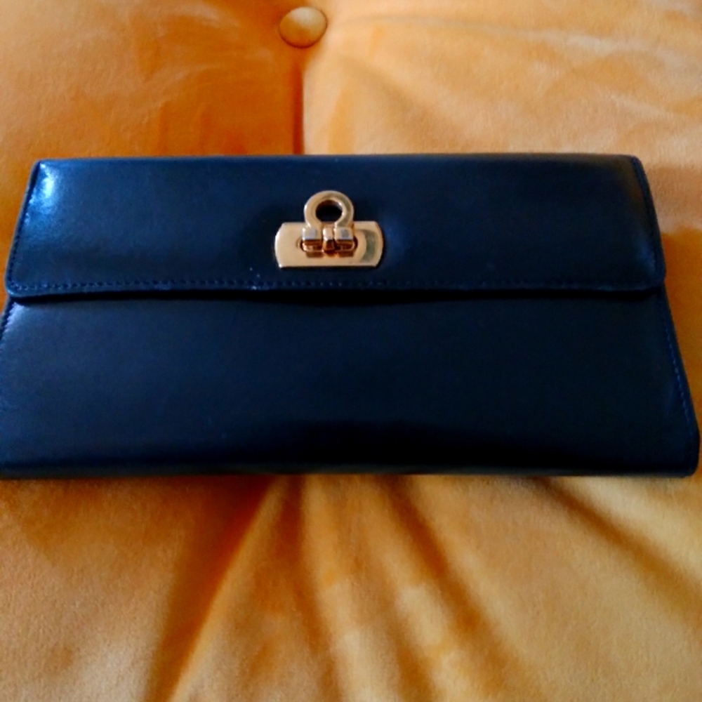 New ferragauo wallet